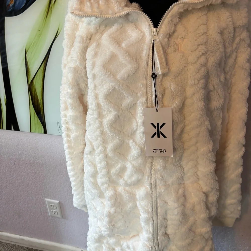 New Onepiece women’s puppy cable jumpsuit offwhite size large - Picture 2 of 6